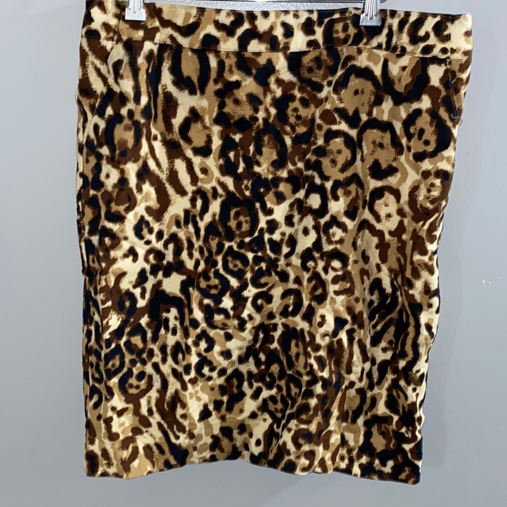 Women’s Leopard Print Skirt